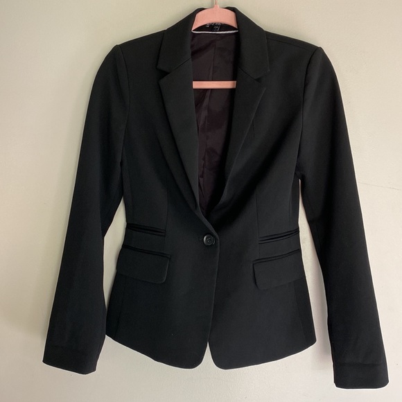 Express Notch Collar One Button Blazer - Black - 2 - Picture 3 of 9